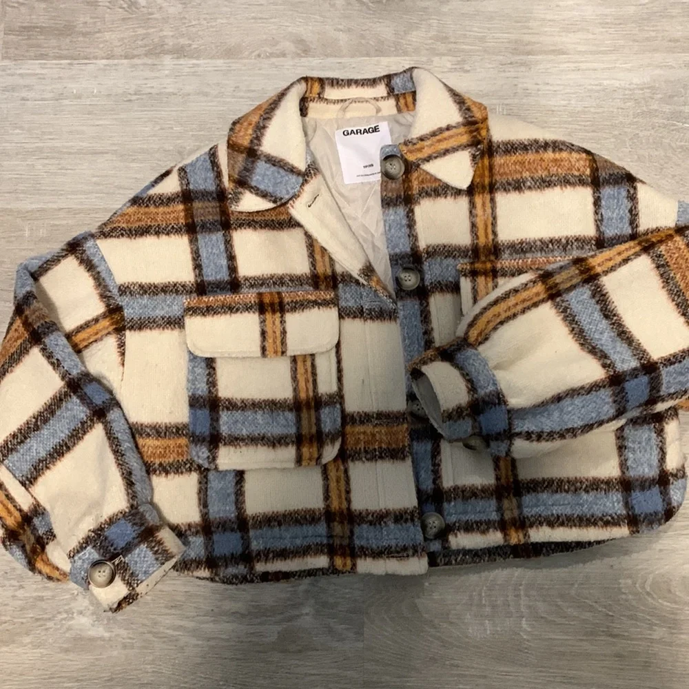 Cropped Plaid Shacket/Jacket - Picture 6 of 12